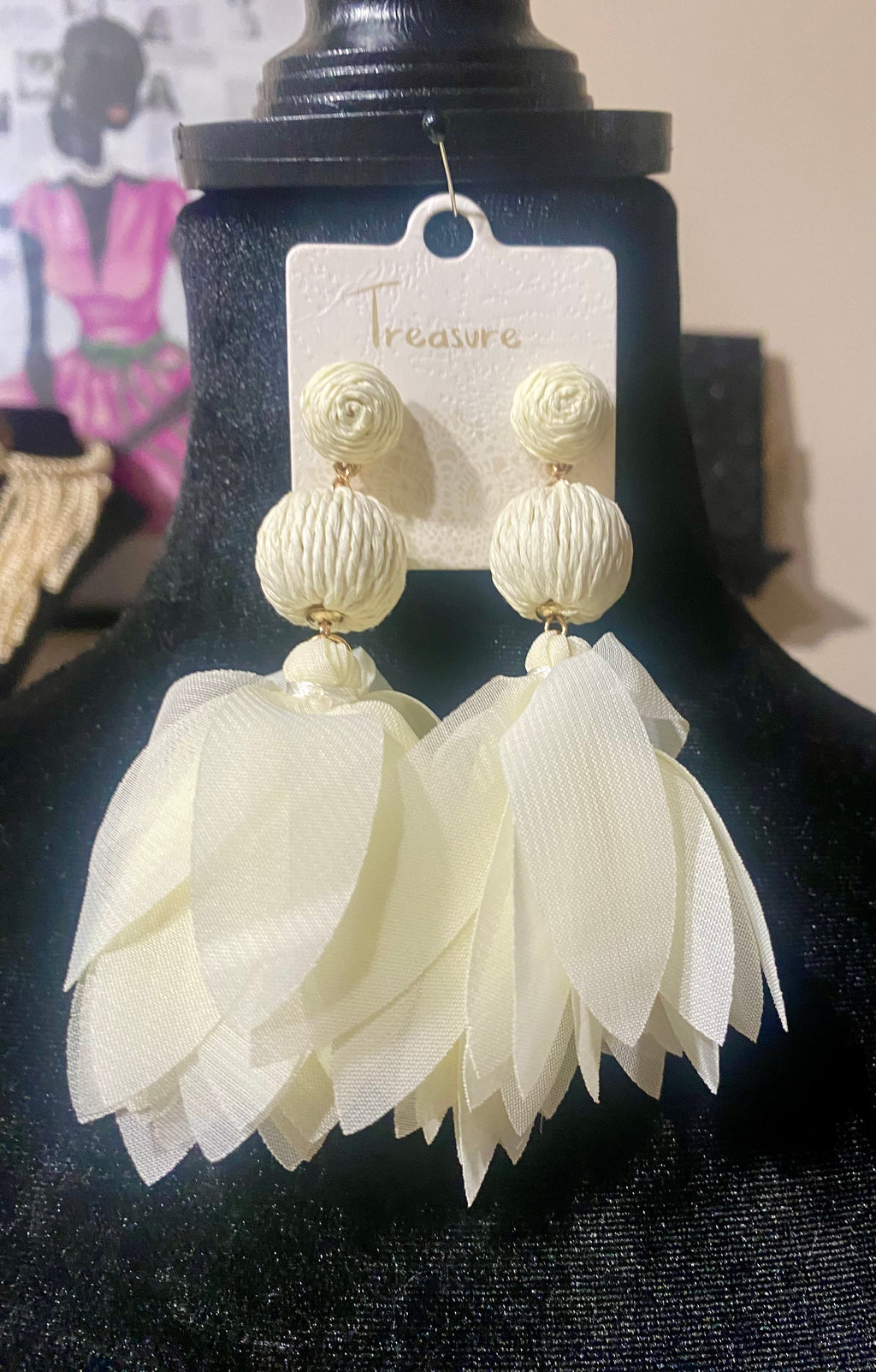 Treasure Flower Petal Earrings-White