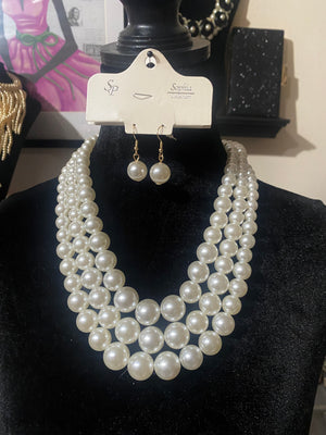 3 Strand Pearls - Off White