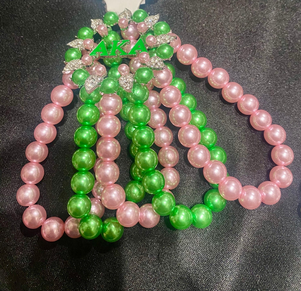 Brooch with Pink Green Pearls Bracelet Set