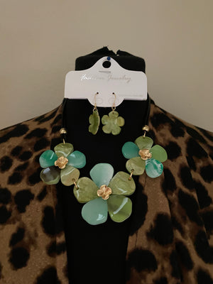 Flower Necklace Green