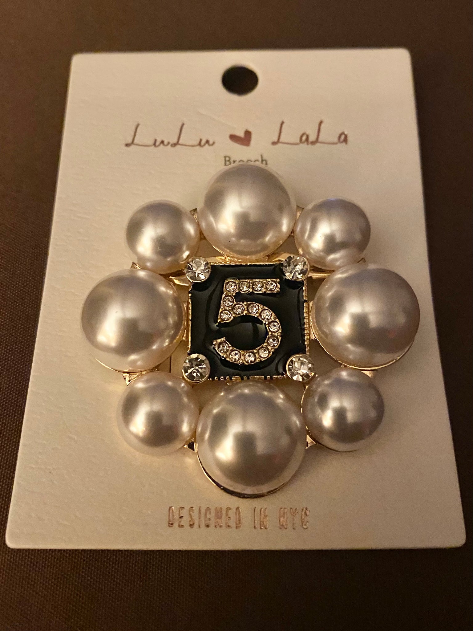 Inspired C5 Pearl Brooch White