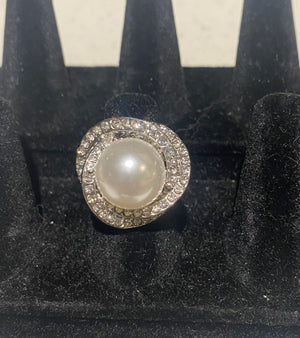 Pearl and Crystal Ring Gold