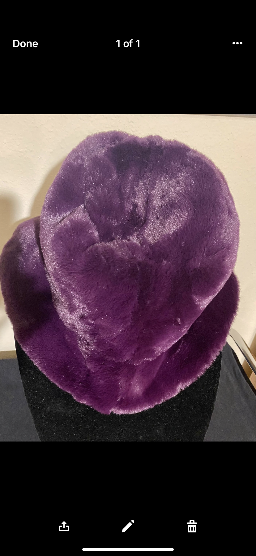 Faux Fur Bucket Hat -Burgundy